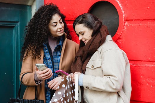 The impact of Omegle chat on long-distance relationships